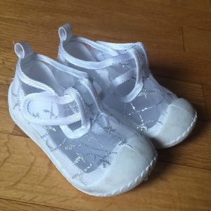 Rising star white sandal/shoe size 9-12 months